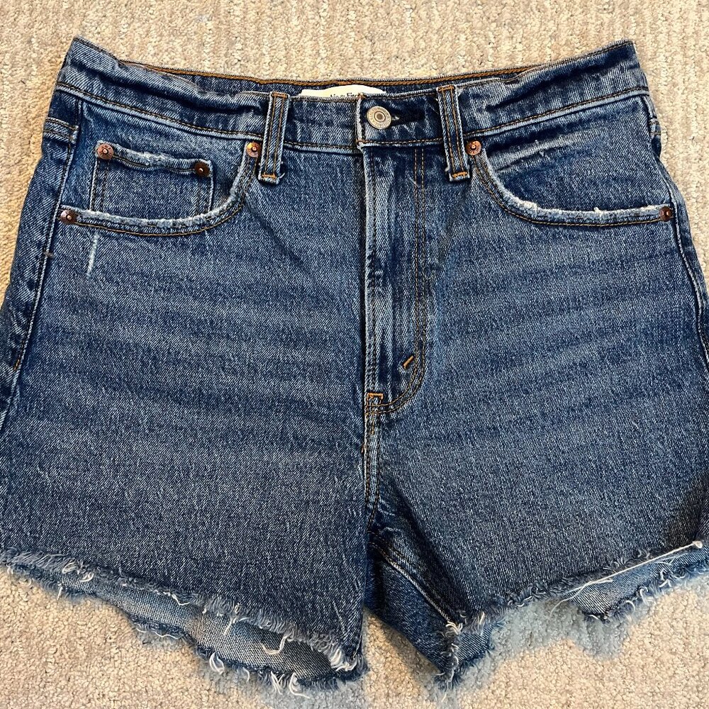 Abercrombie and Fitch: 4-inch Mom Jean shorts, size 27/4